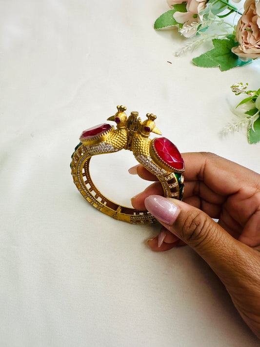 Peacock Motif Doublet openable Bracelet