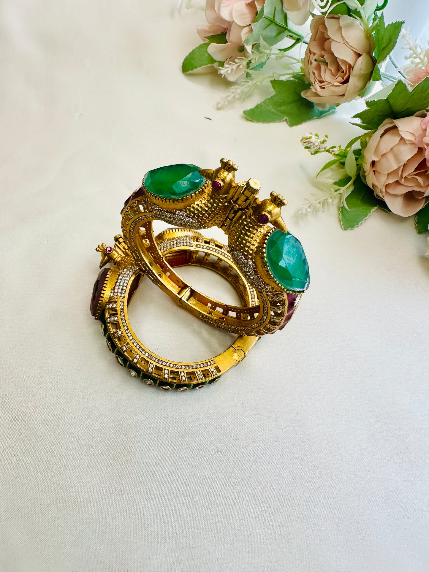 Peacock Motif Doublet openable Bracelet