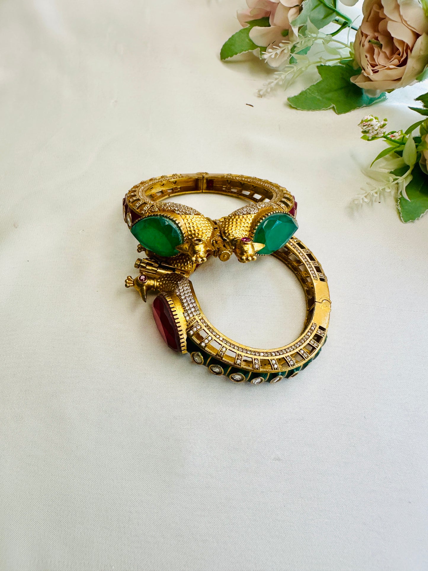Peacock Motif Doublet openable Bracelet