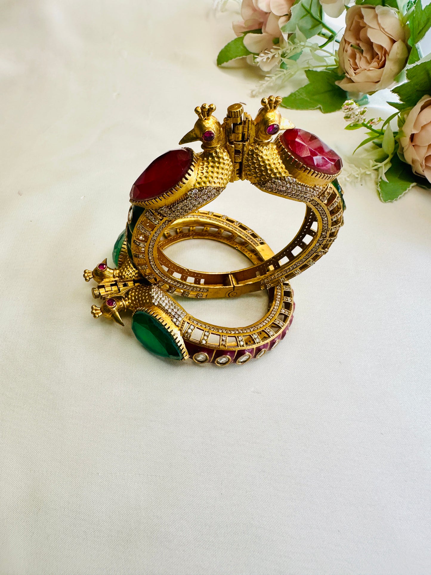 Peacock Motif Doublet openable Bracelet