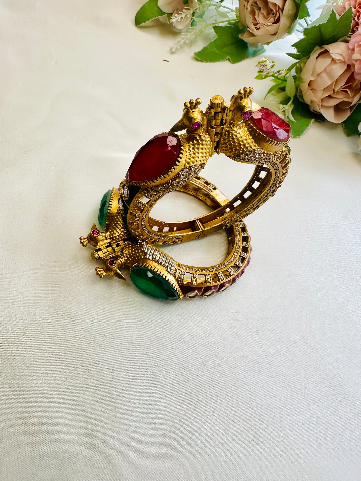 Peacock Motif Doublet openable Bracelet
