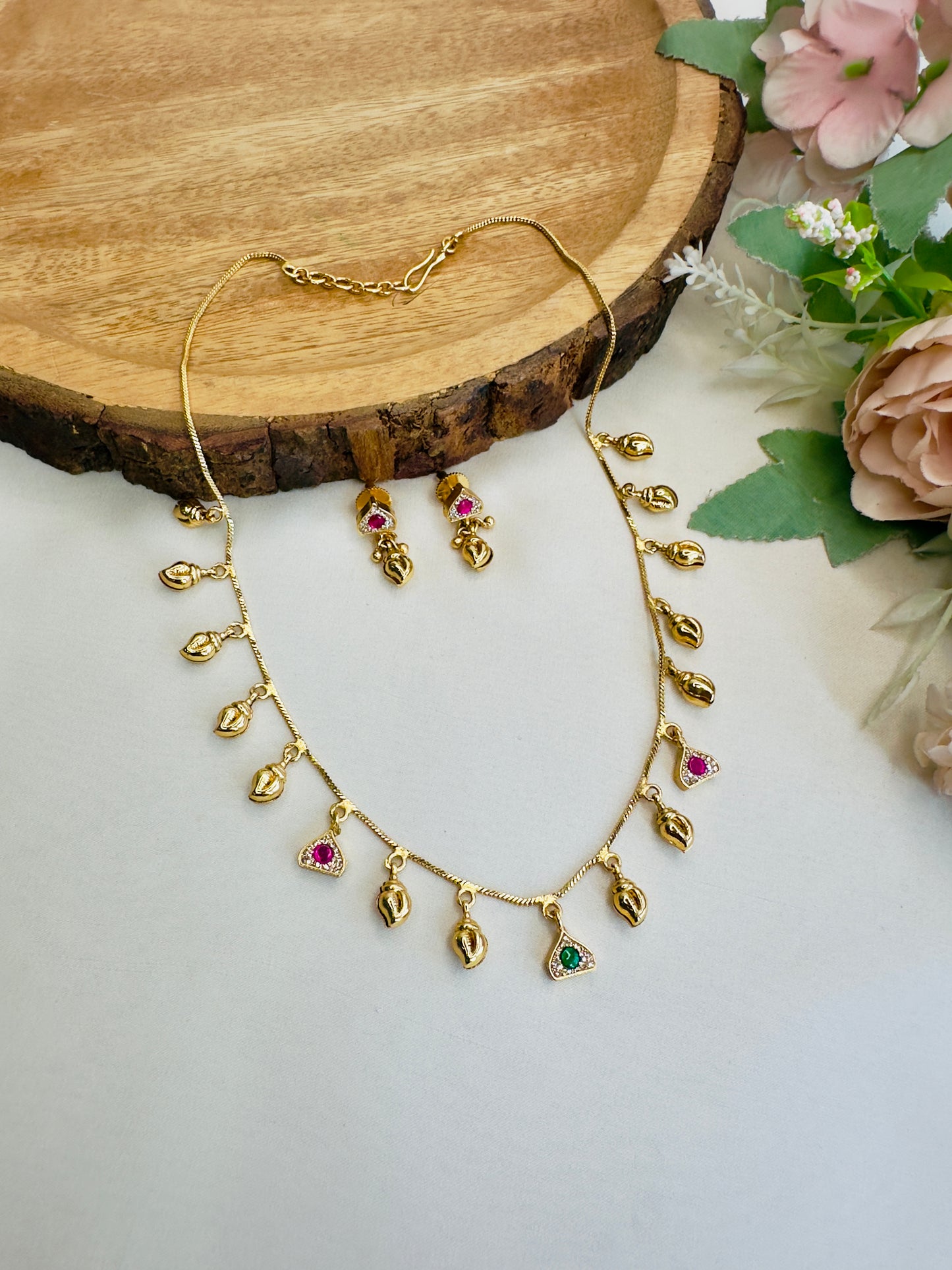 Sleek Design Sorowski Necklace Set