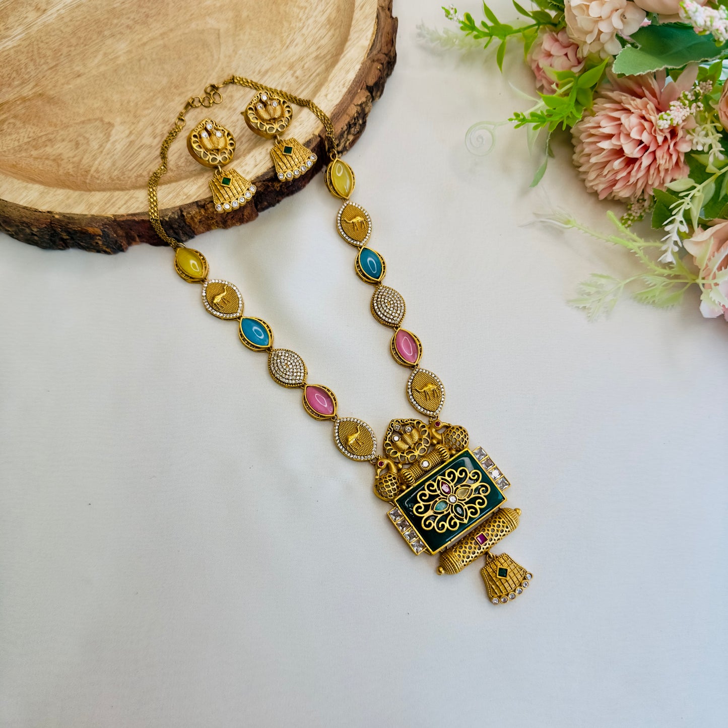 Apala Polish Mid Length Necklace Set