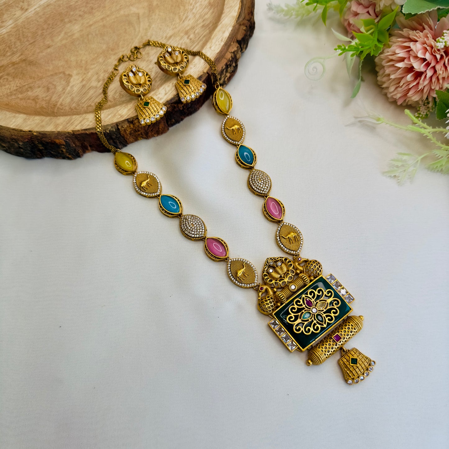 Apala Polish Mid Length Necklace Set