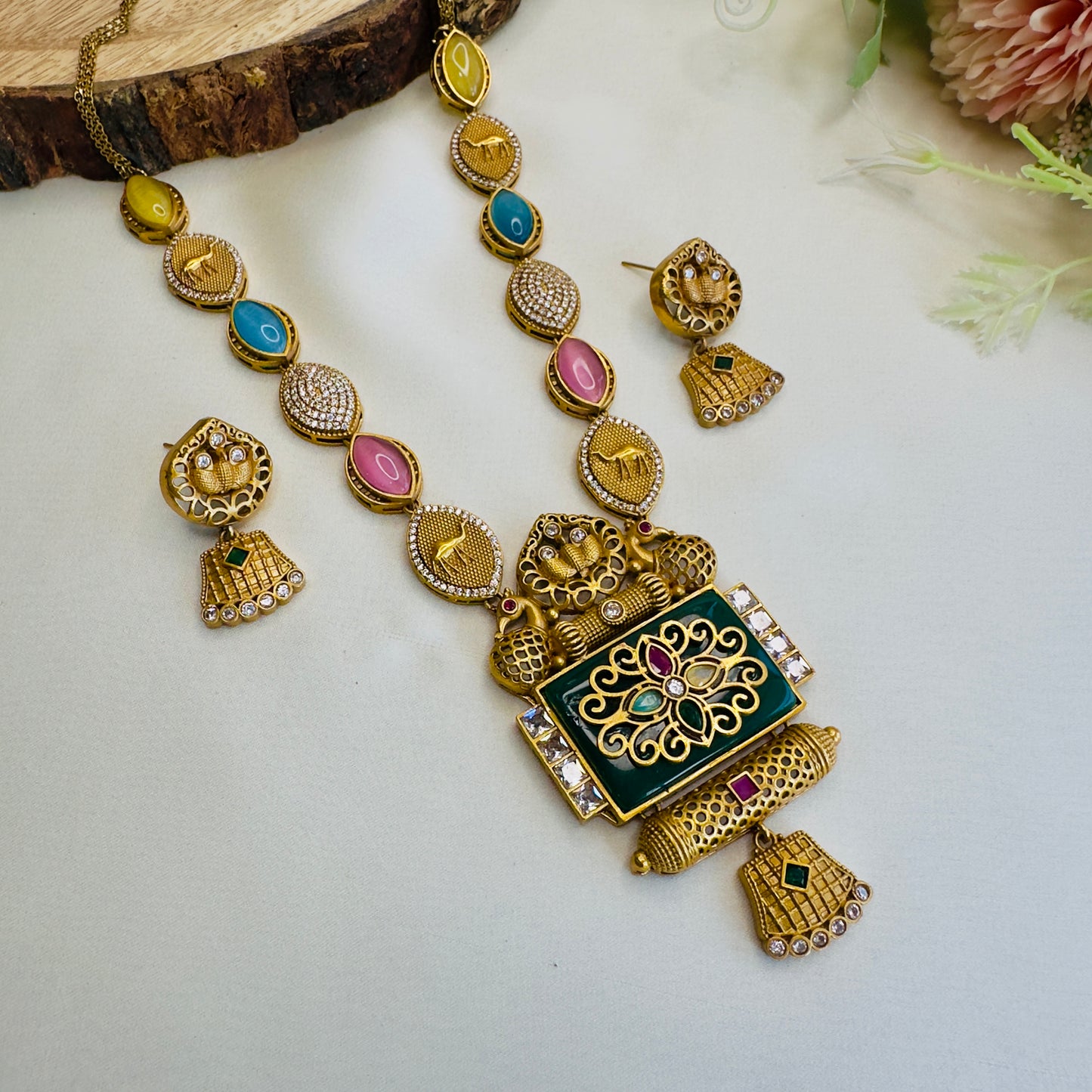Apala Polish Mid Length Necklace Set