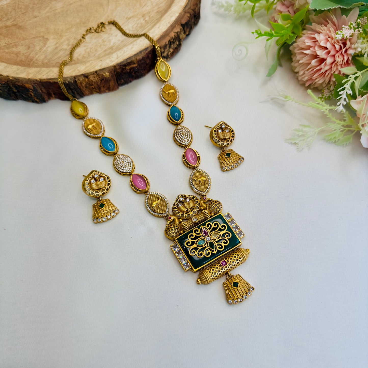 Apala Polish Mid Length Necklace Set