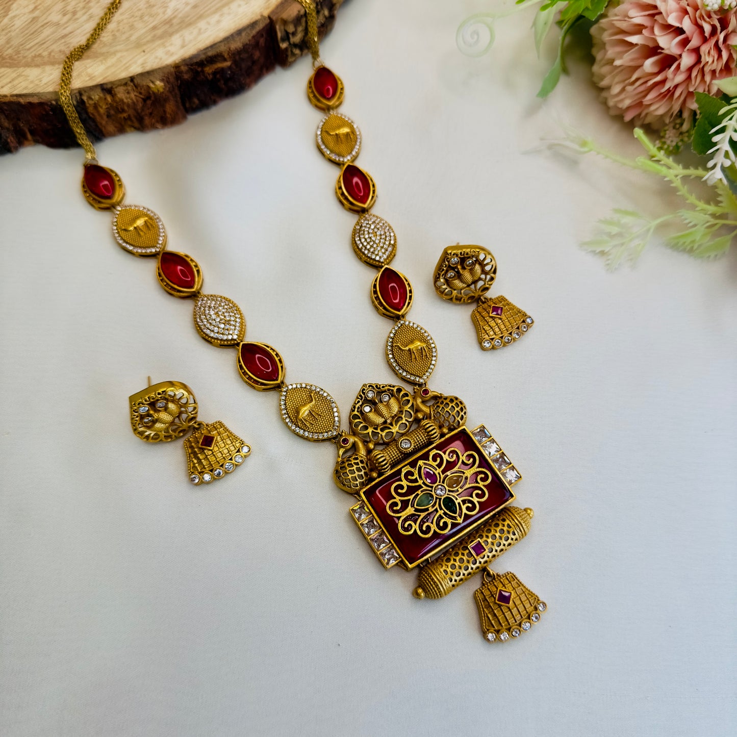 Apala Polish Mid Length Necklace Set