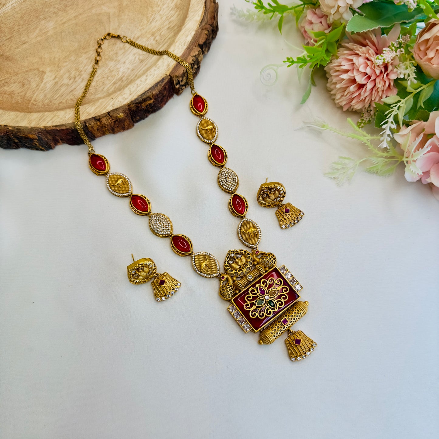 Apala Polish Mid Length Necklace Set