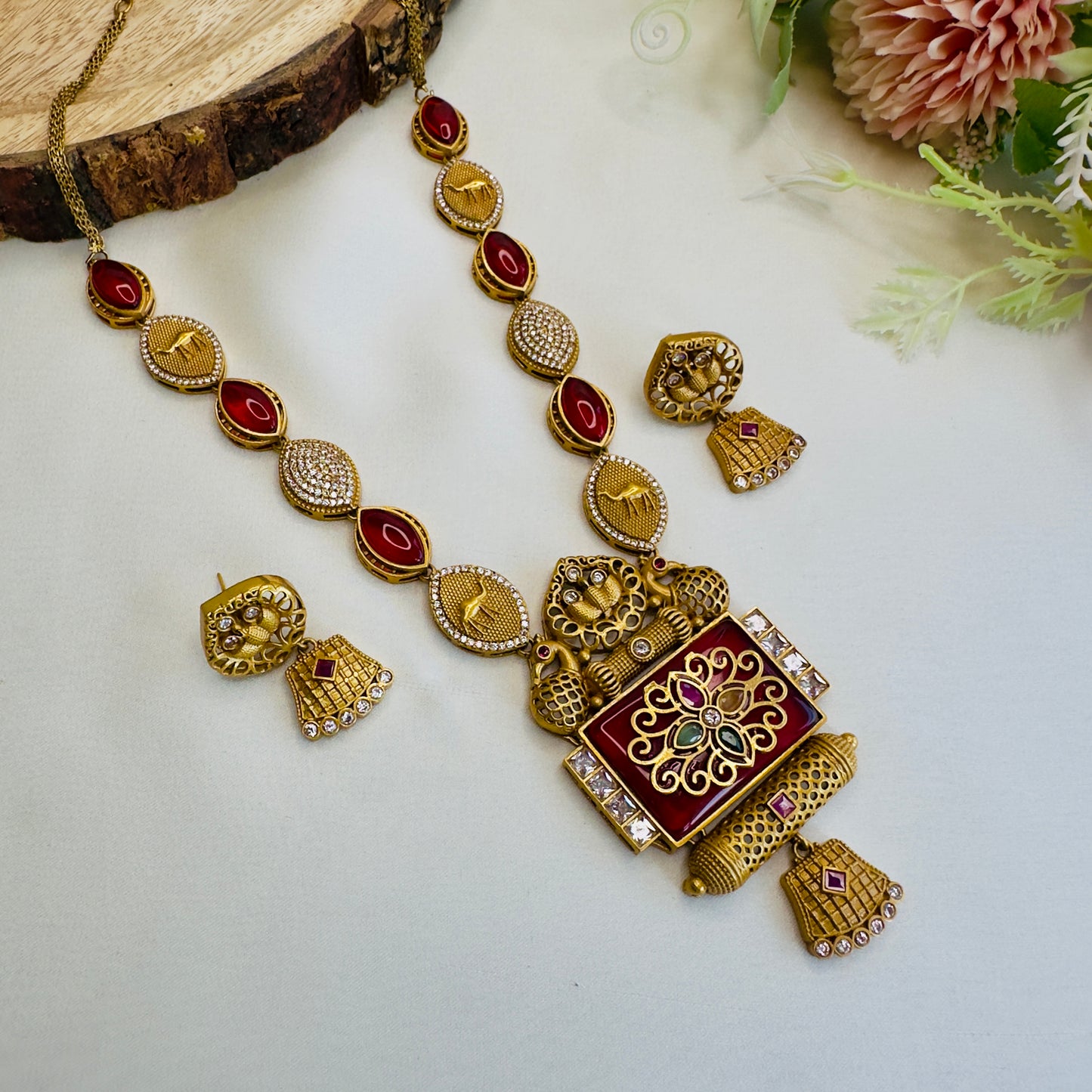 Apala Polish Mid Length Necklace Set