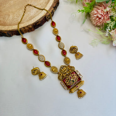 Apala Polish Mid Length Necklace Set