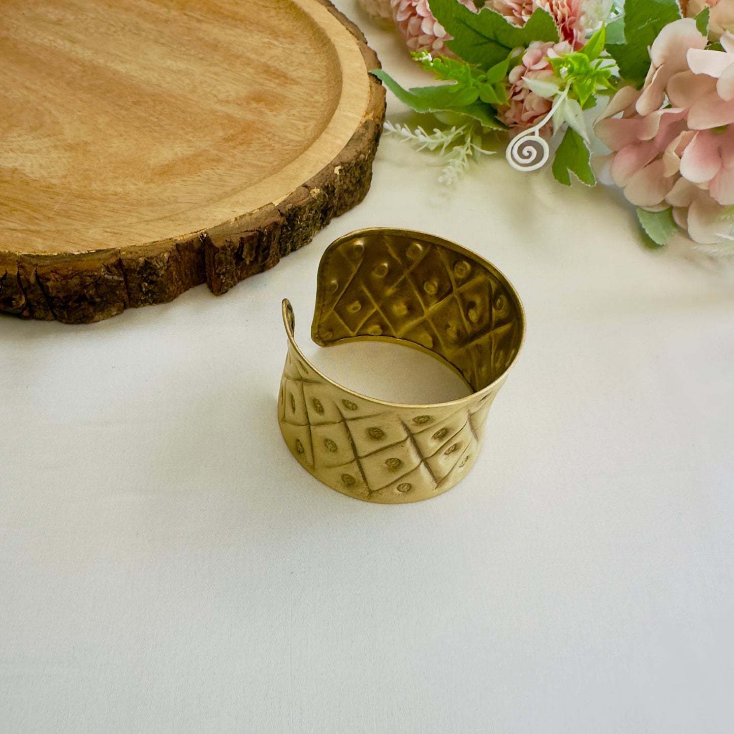 Pure Brass Carving Hadcuff