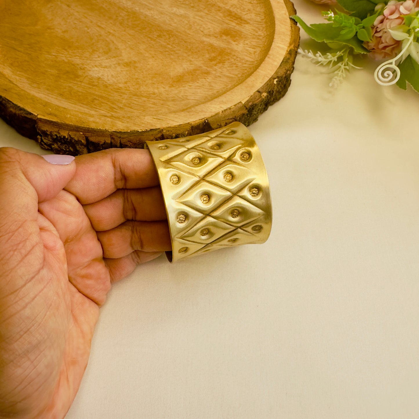 Pure Brass Carving Hadcuff