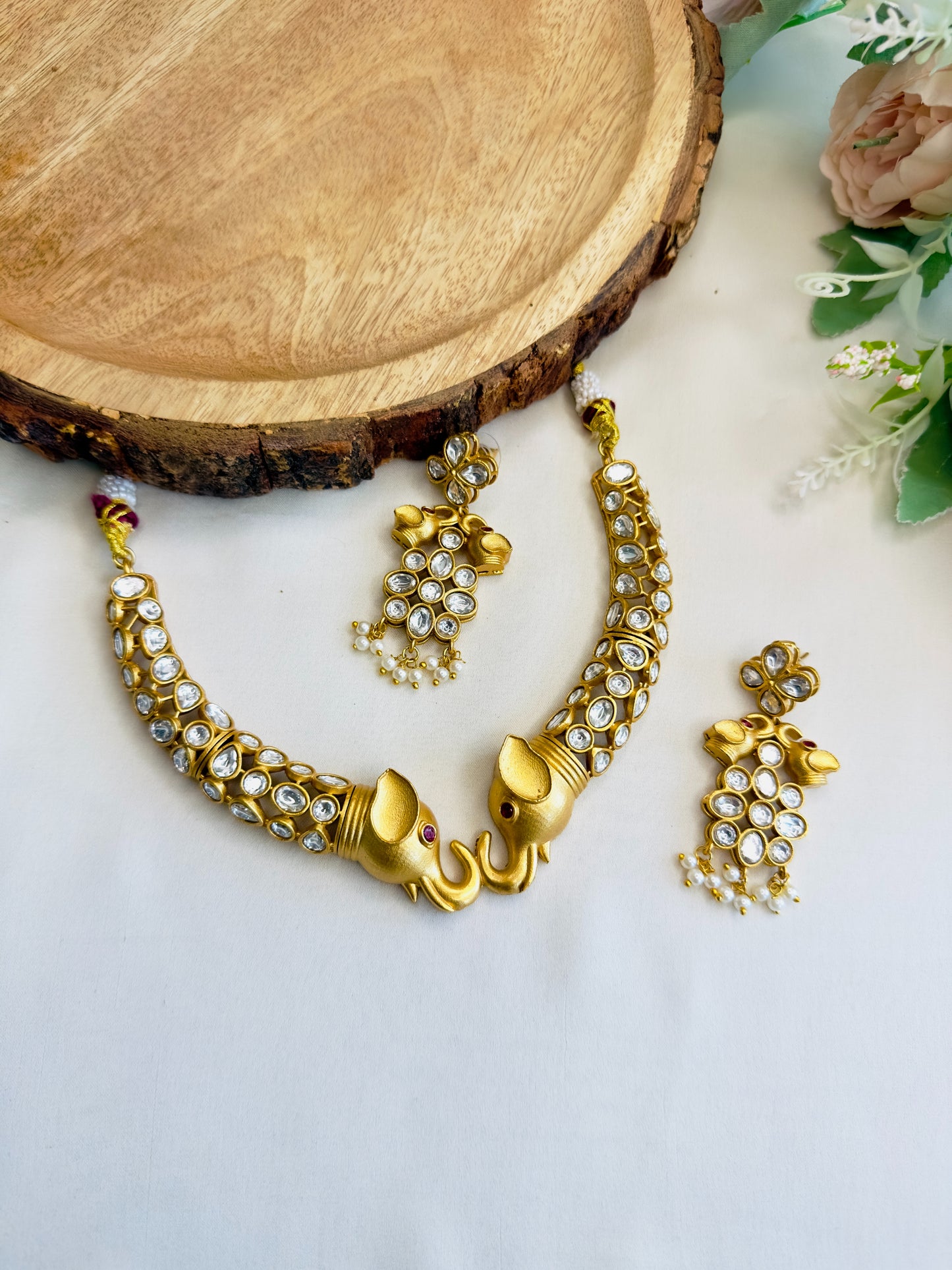 Elephant Motif Kundan Hasli Set