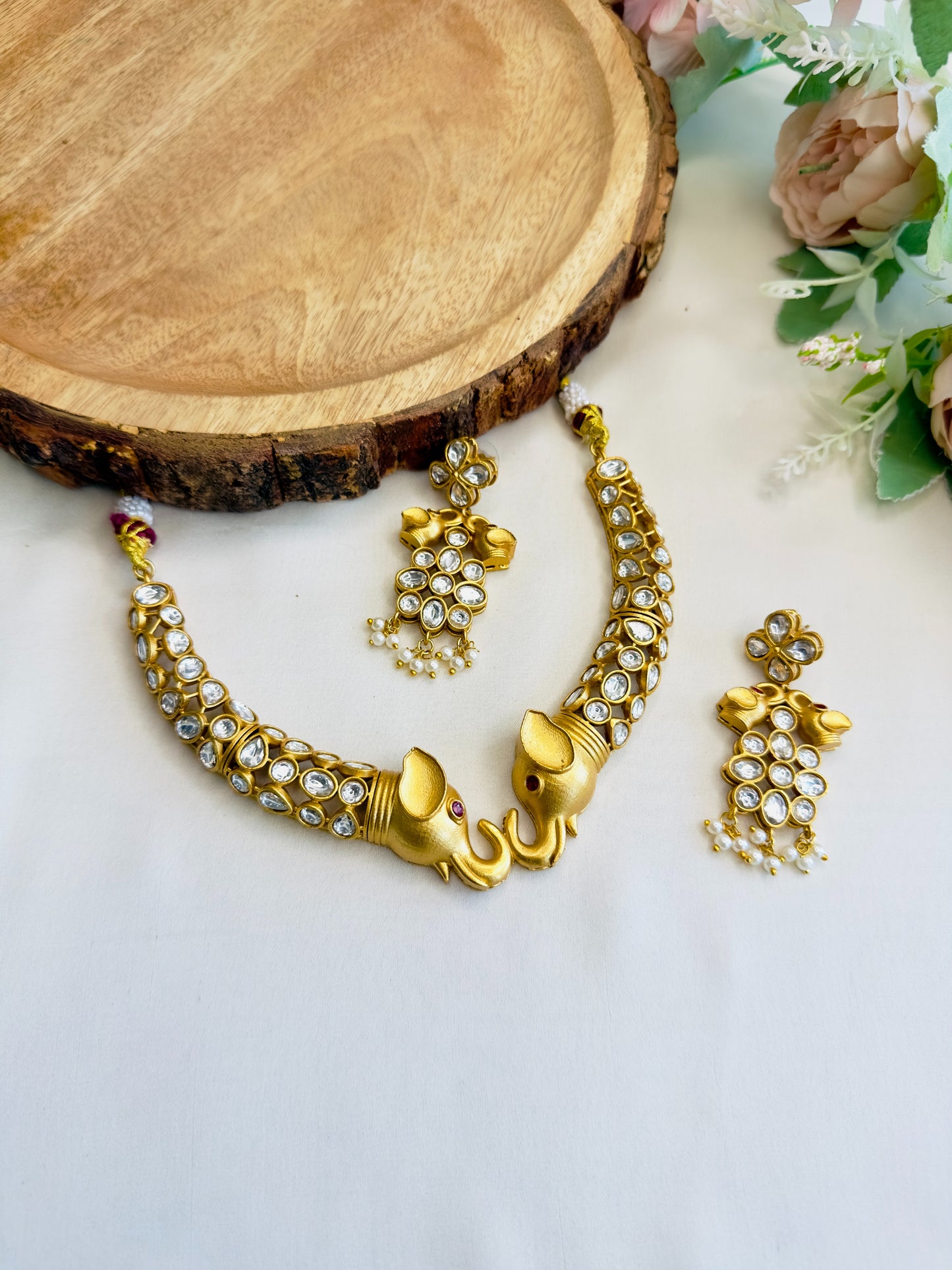 Elephant Motif Kundan Hasli Set
