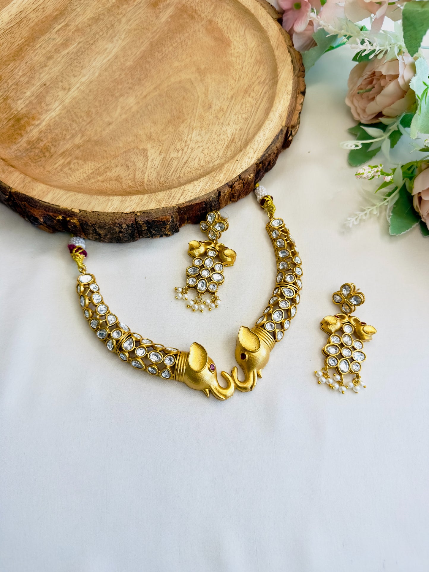Elephant Motif Kundan Hasli Set