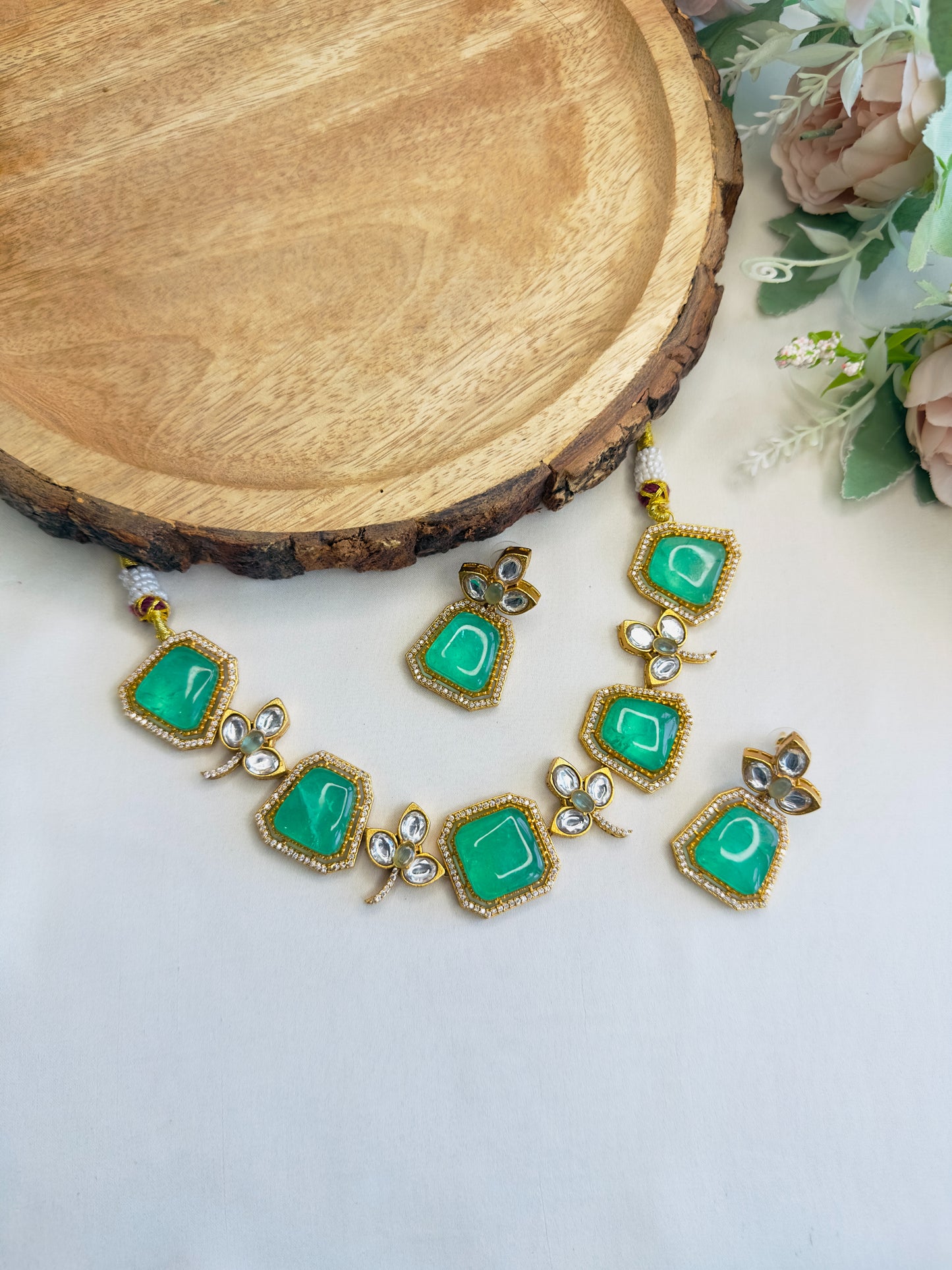 Doublet Mint Green Necklace/Choker set