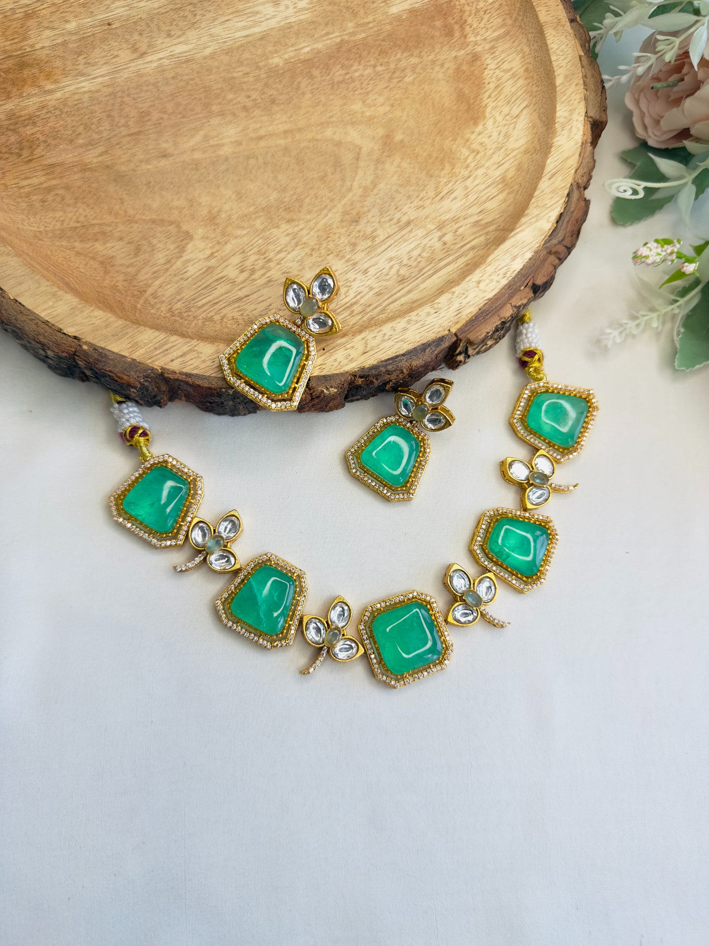 Doublet Mint Green Necklace/Choker set