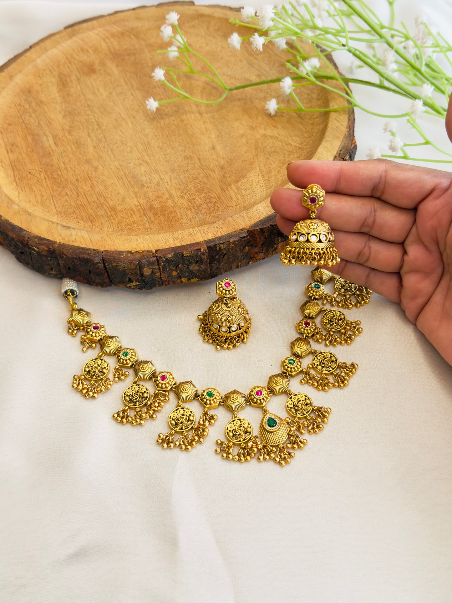 Beautiful Sorowski Necklace Set