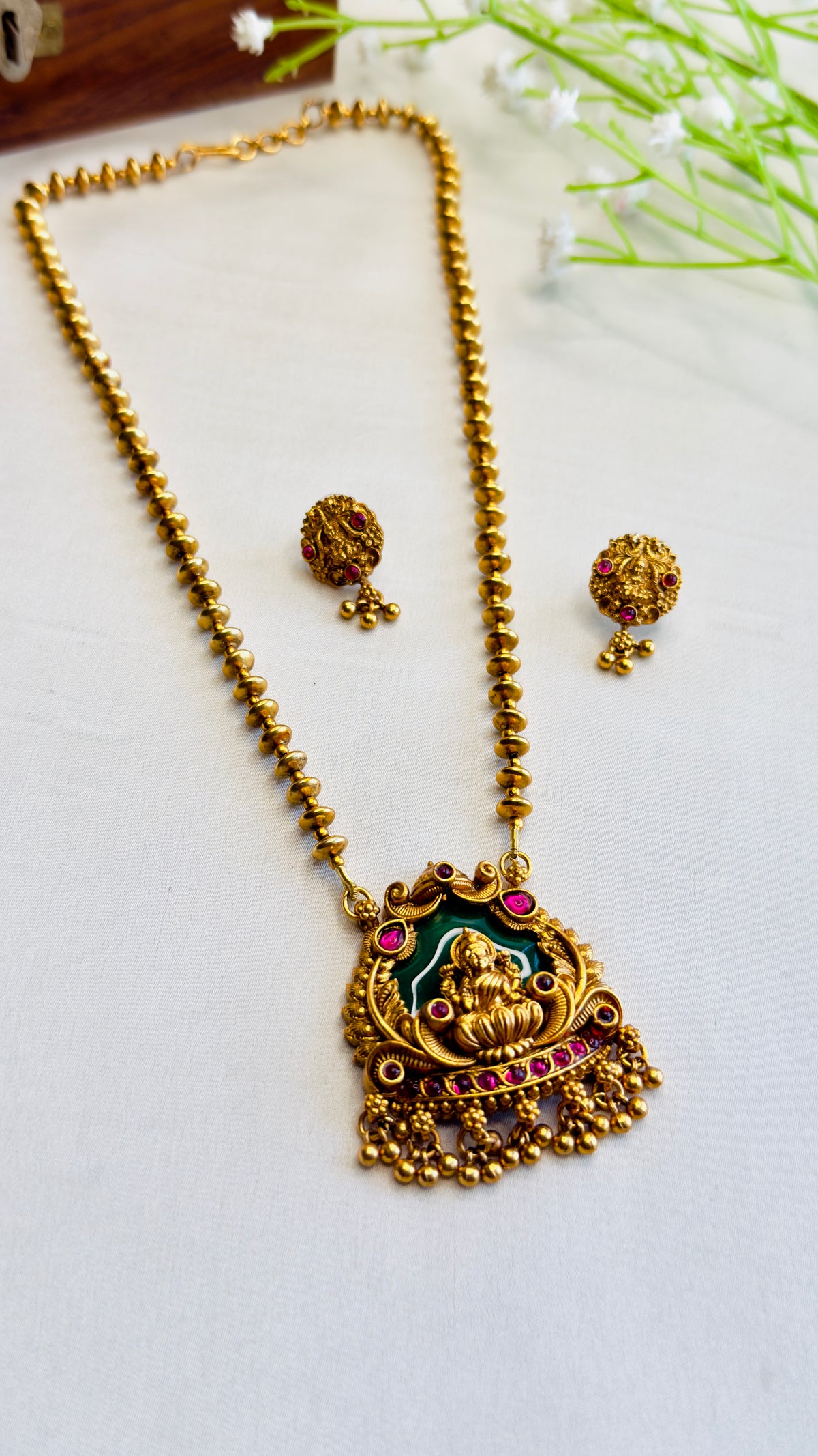 Temple Necklace Set