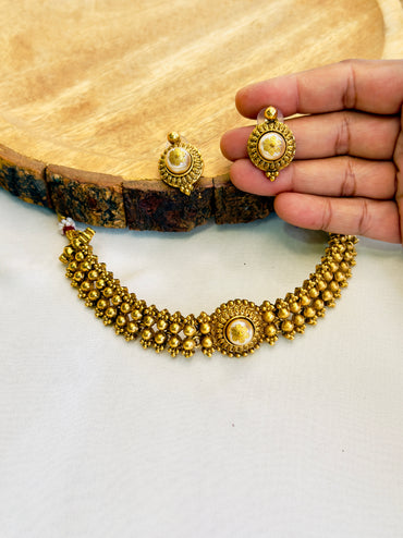 Center Pearl Choker Set
