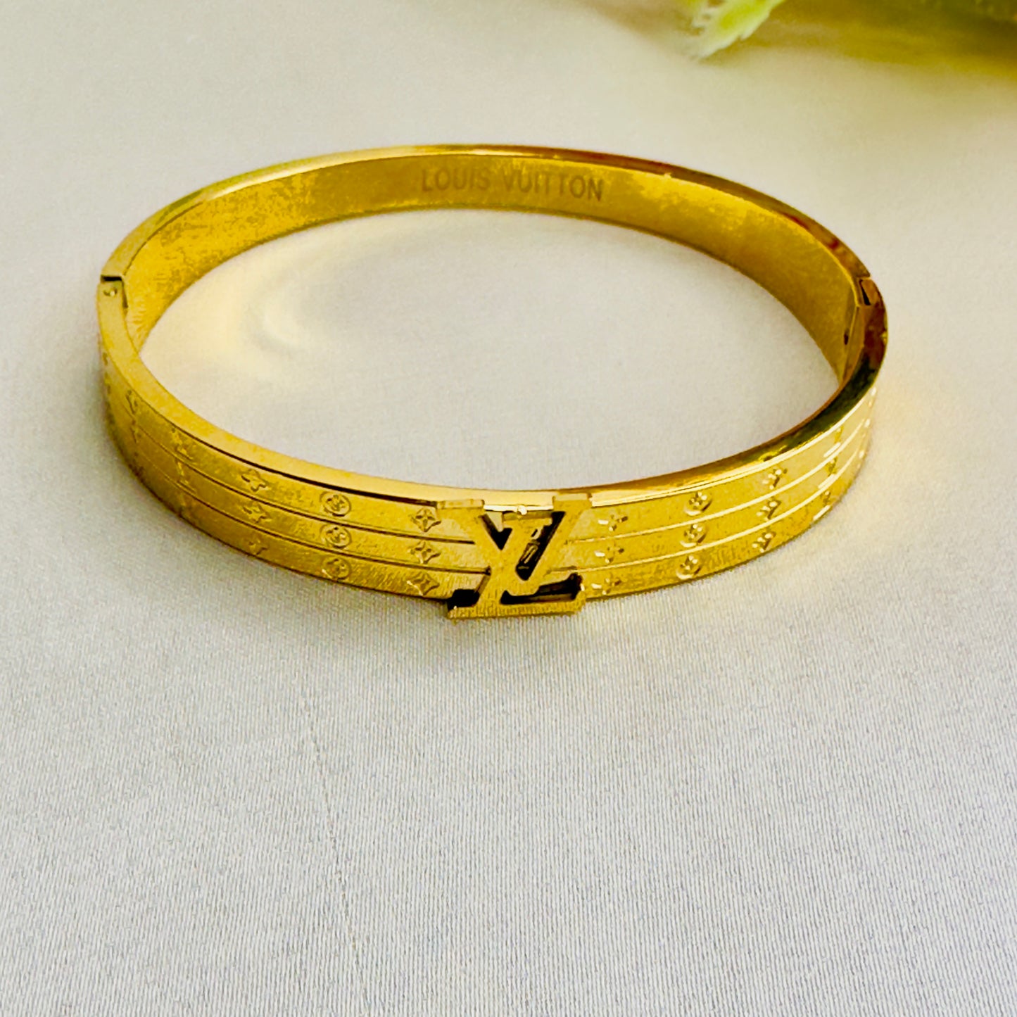 Tarnish Free VL Bracelet