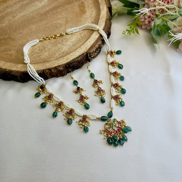 Jadau Eleven Pendant Necklace Set