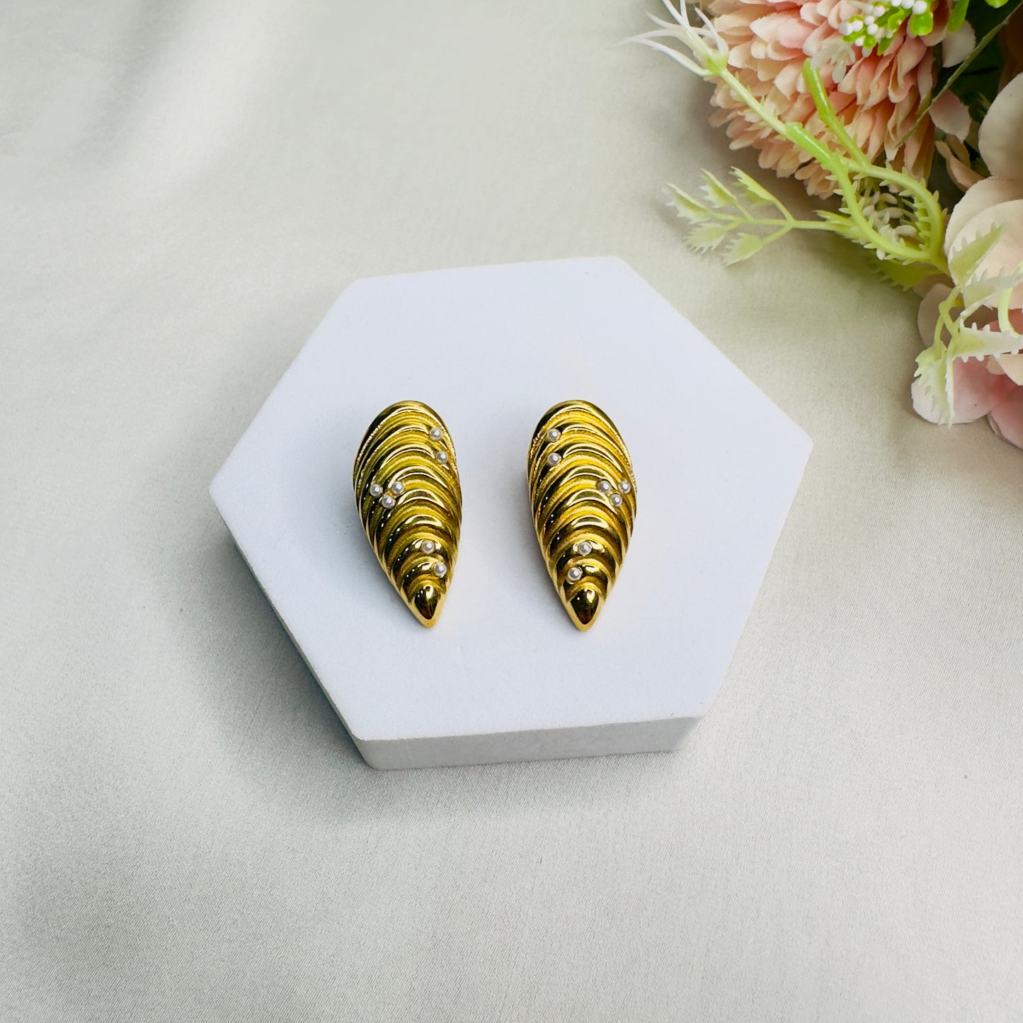 Stainless Steel Nest Pattern Danglers