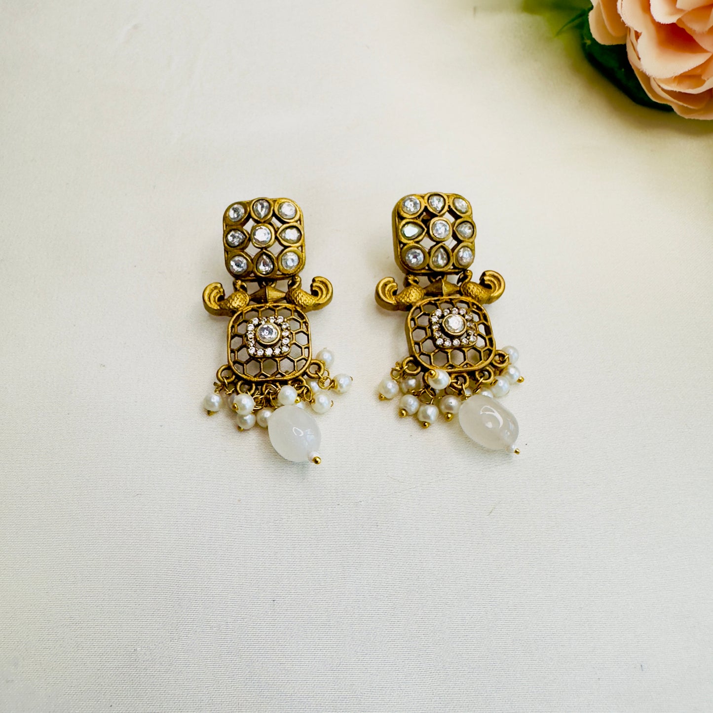 Long Apala Polish Chain Pendant with earrings