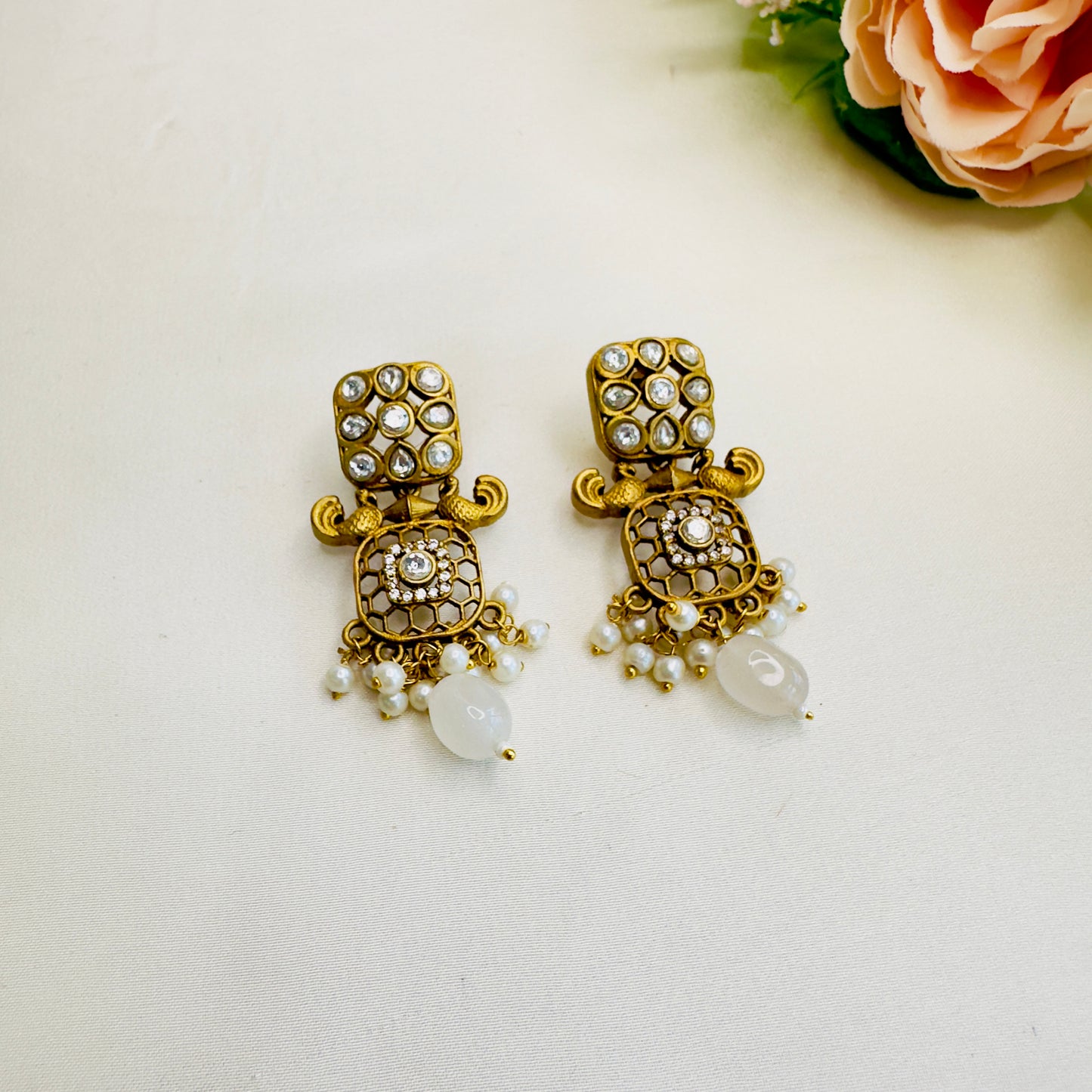 Long Apala Polish Chain Pendant with earrings