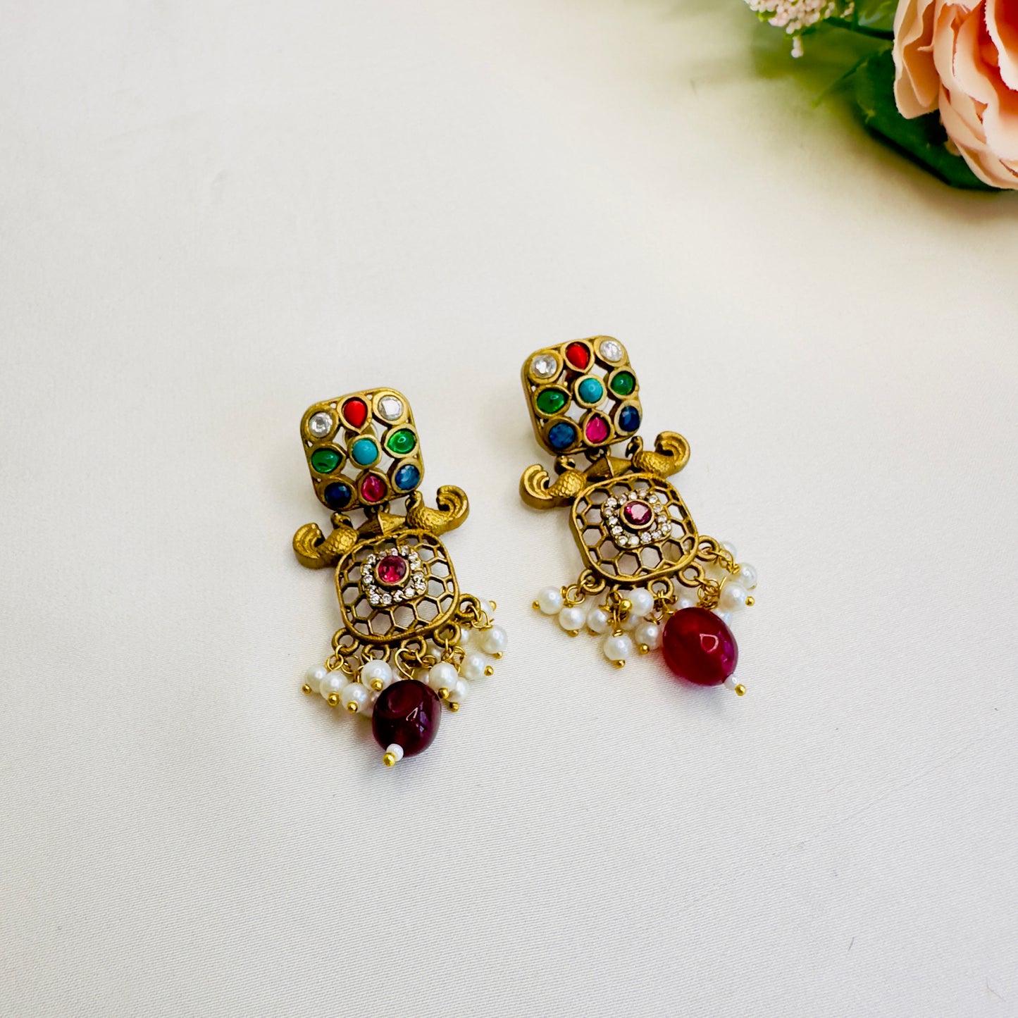 Long Apala Polish Chain Pendant with earrings