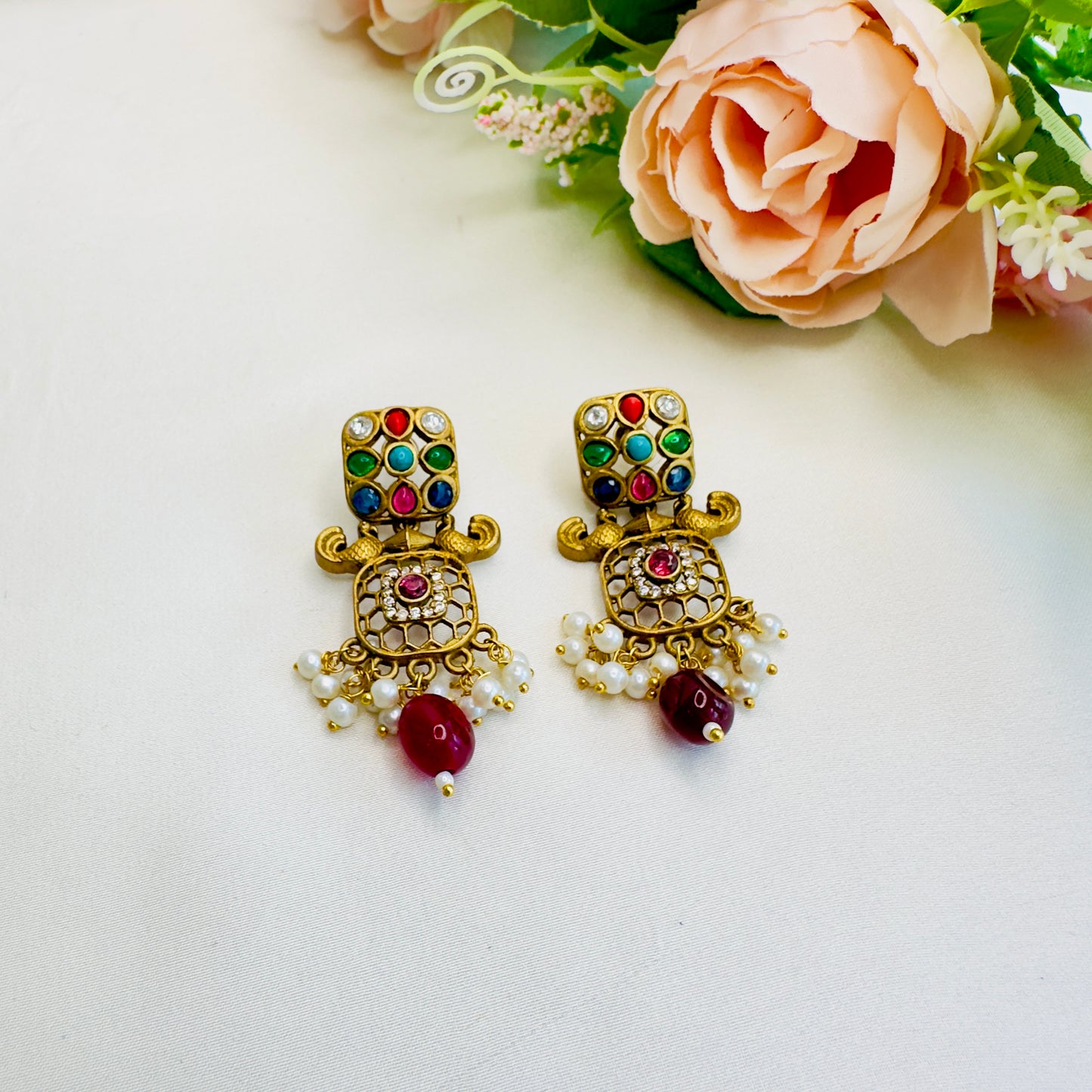 Long Apala Polish Chain Pendant with earrings