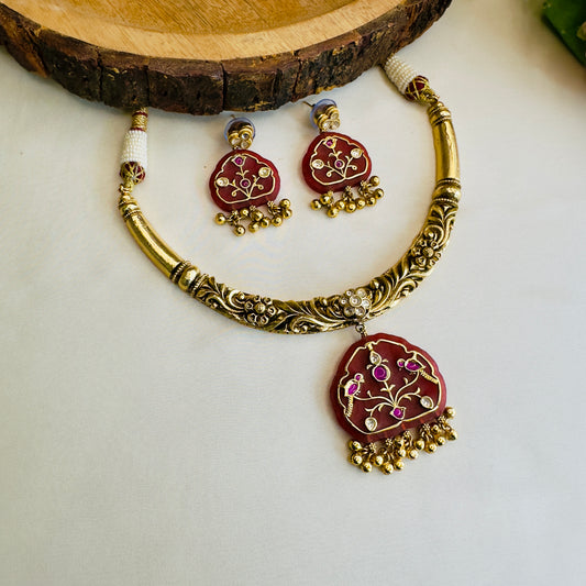 Antique Gold Polish Carved Hasli with Earrings