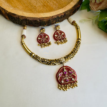 Antique Gold Polish Carved Hasli with Earrings