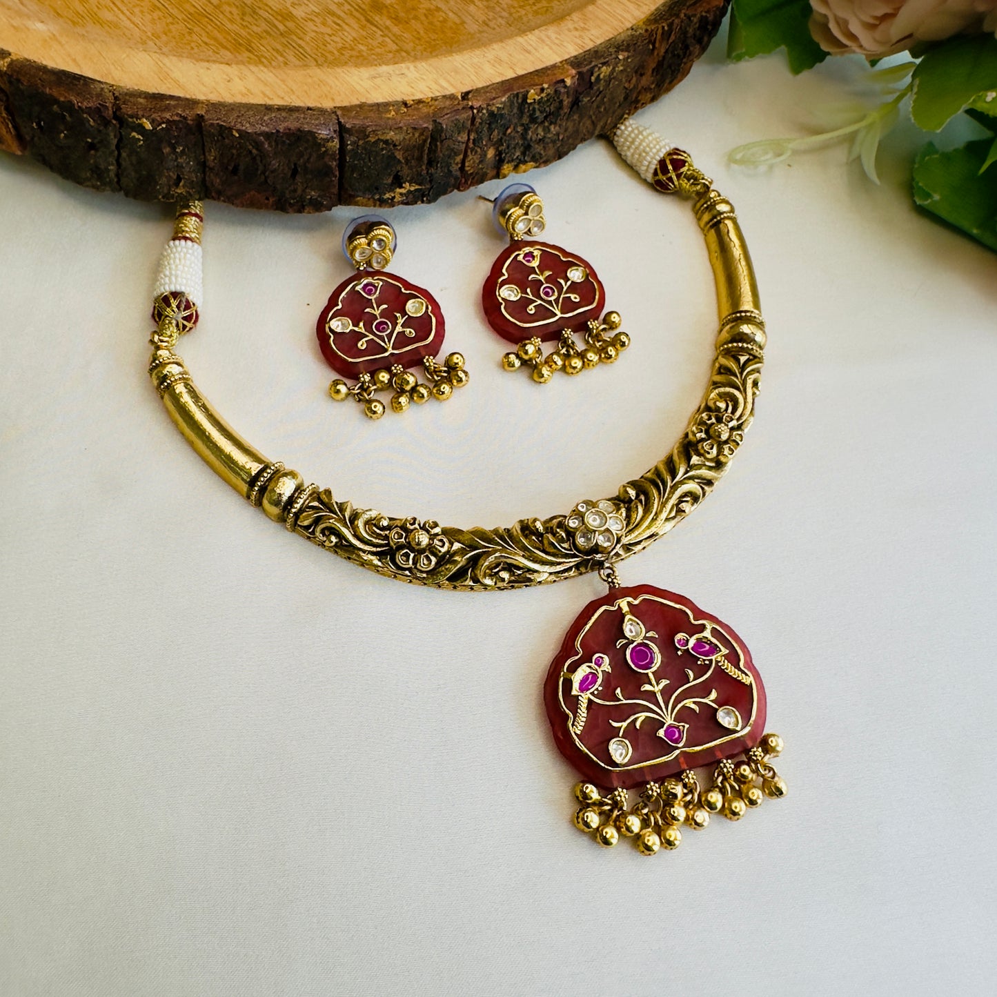 Antique Gold Polish Carved Hasli with Earrings