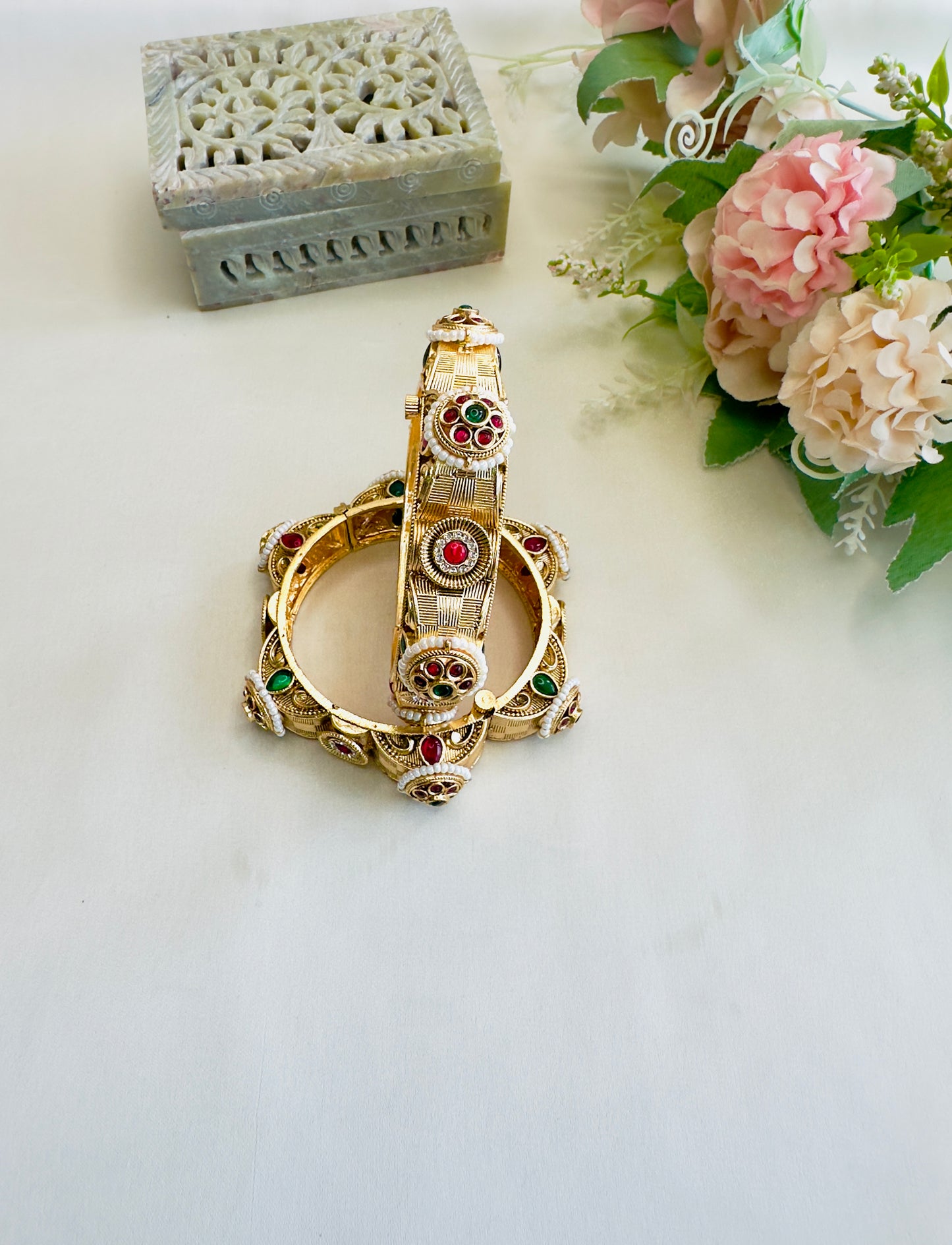 Side Design Flower Multicolor Bangles