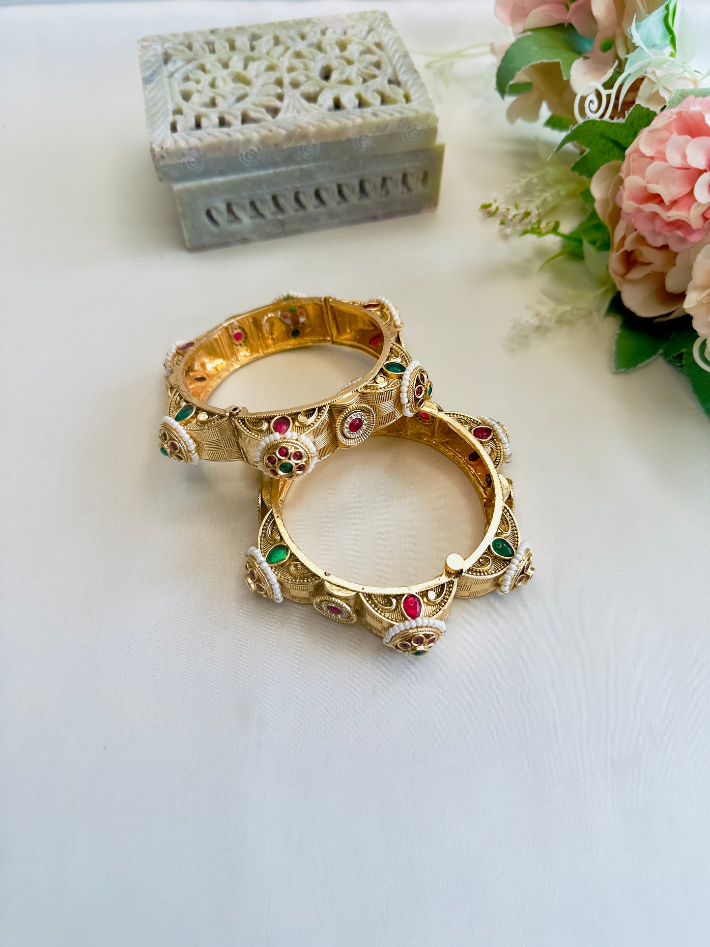 Side Design Flower Multicolor Bangles