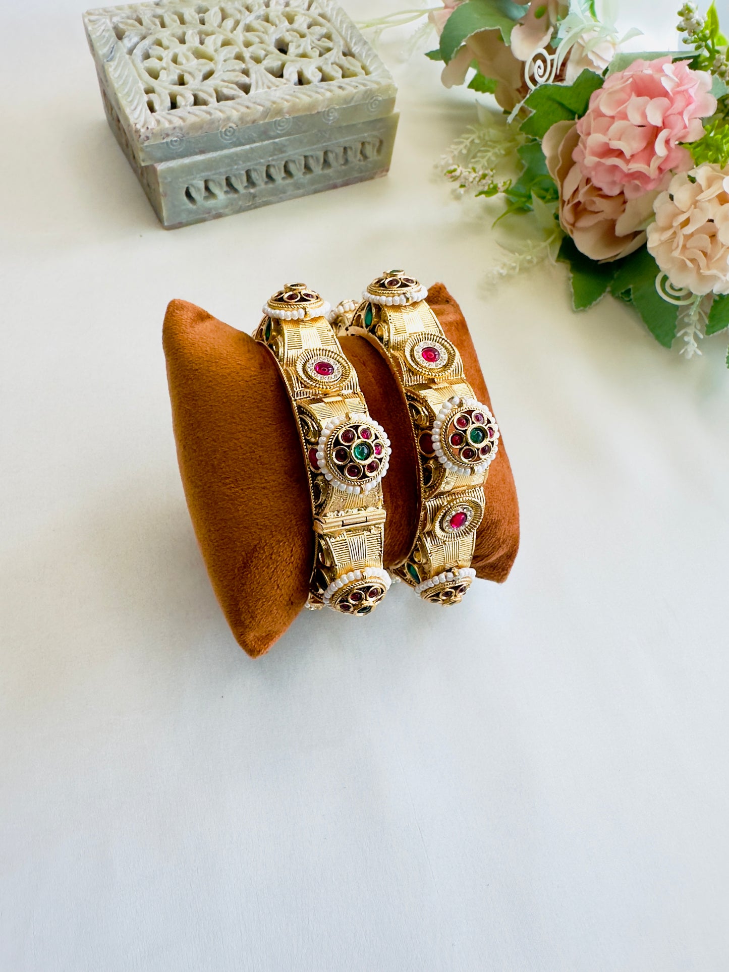 Side Design Flower Multicolor Bangles