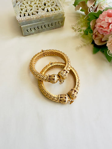 Intricate carving Openable Bangles