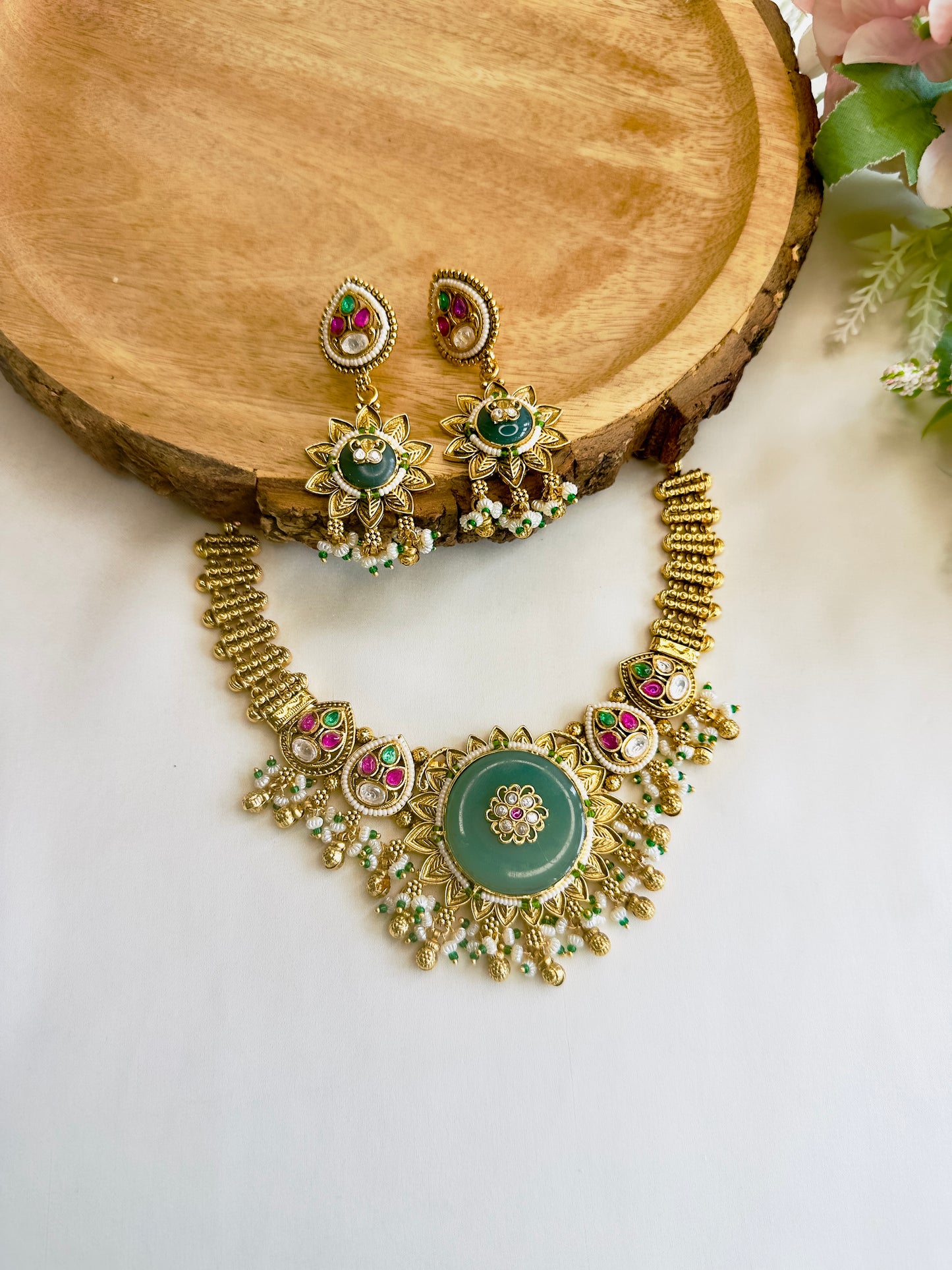 Colorful Center Stone Necklace Set