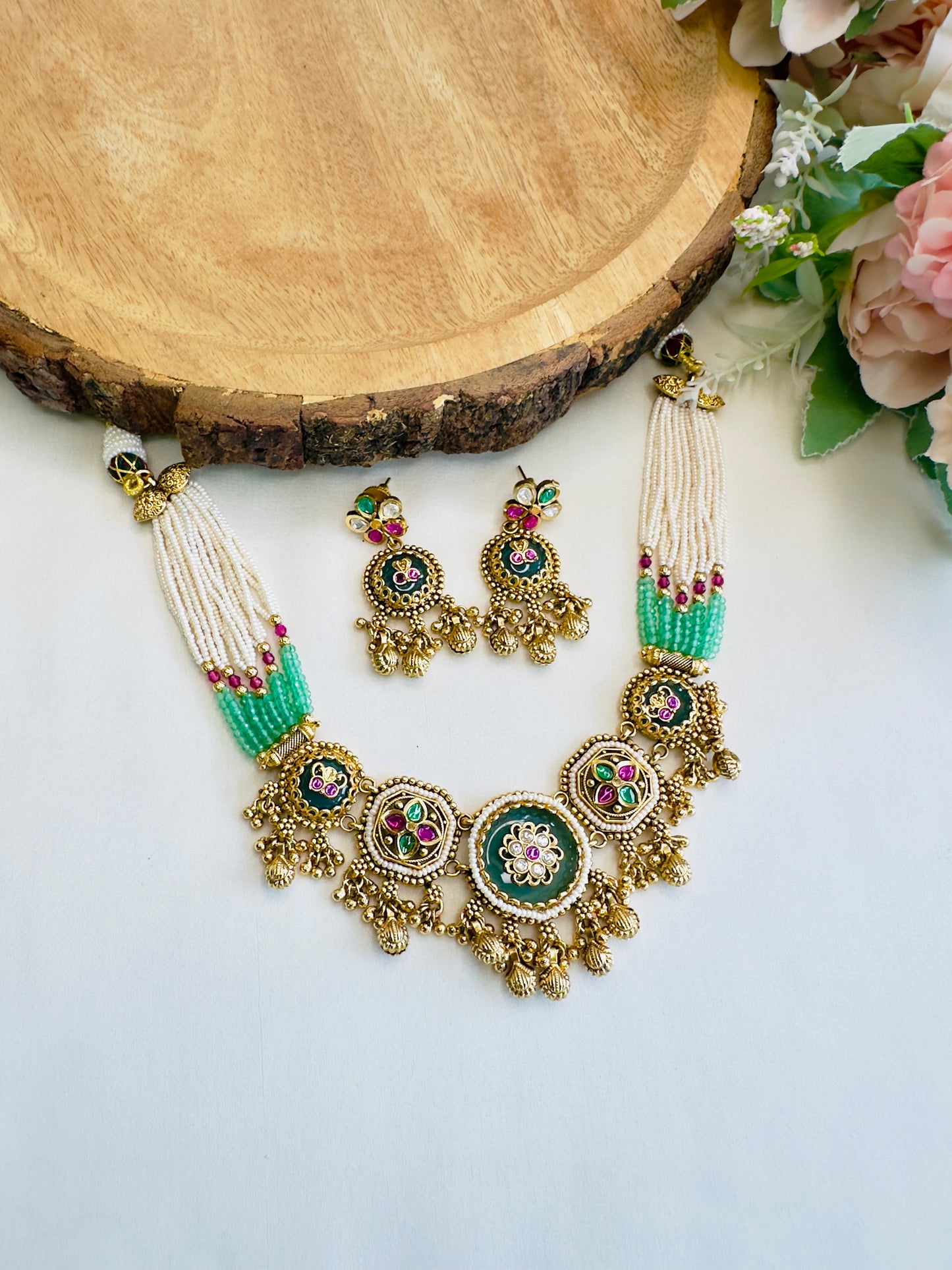 Five Joint Pendant Rajwadi Necklace Set