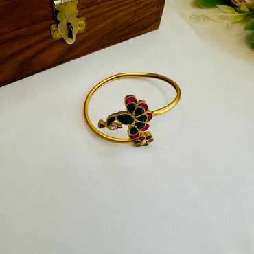 Jadau Peacock Flower Design Bracelet
