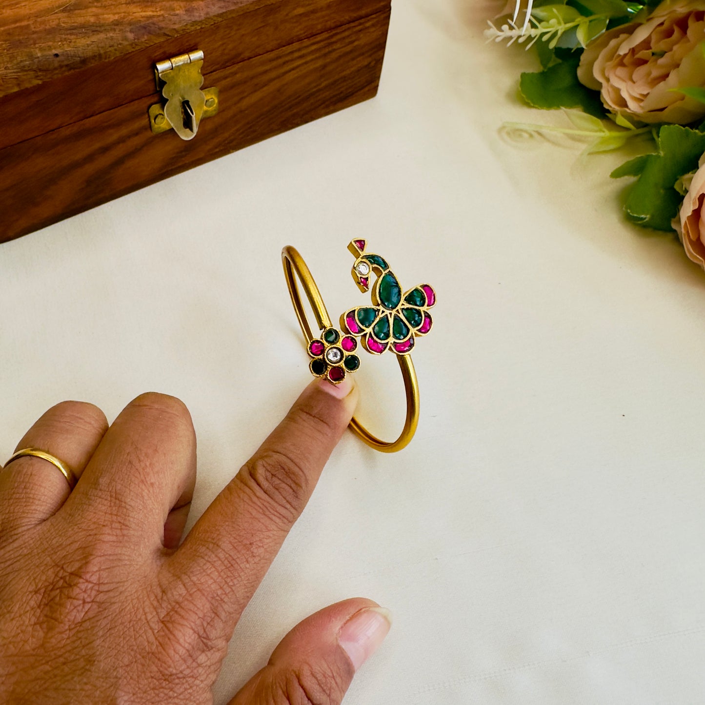 Jadau Peacock Flower Design Bracelet