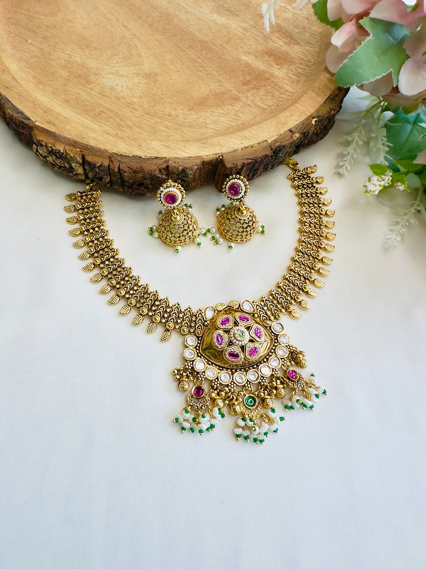Swarovski Round Pendant Necklace Set