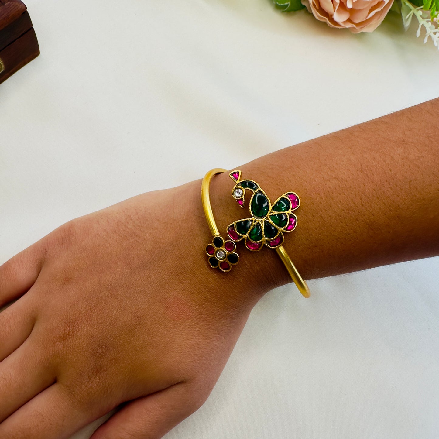 Jadau Peacock Flower Design Bracelet
