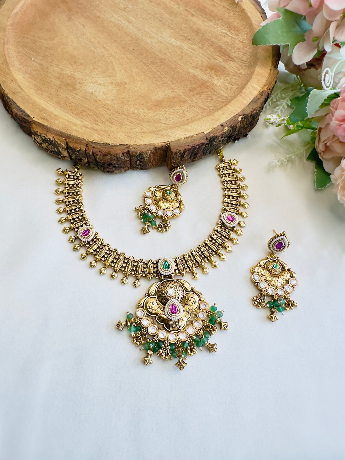 Rajwadi Center Pendent Necklace Set