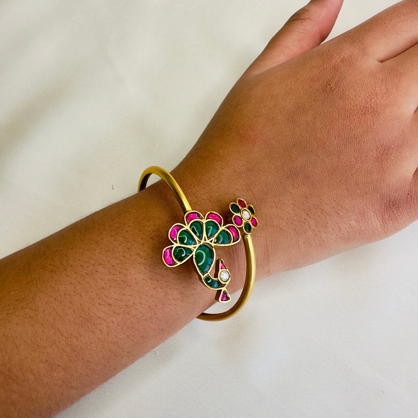 Jadau Peacock Flower Design Bracelet