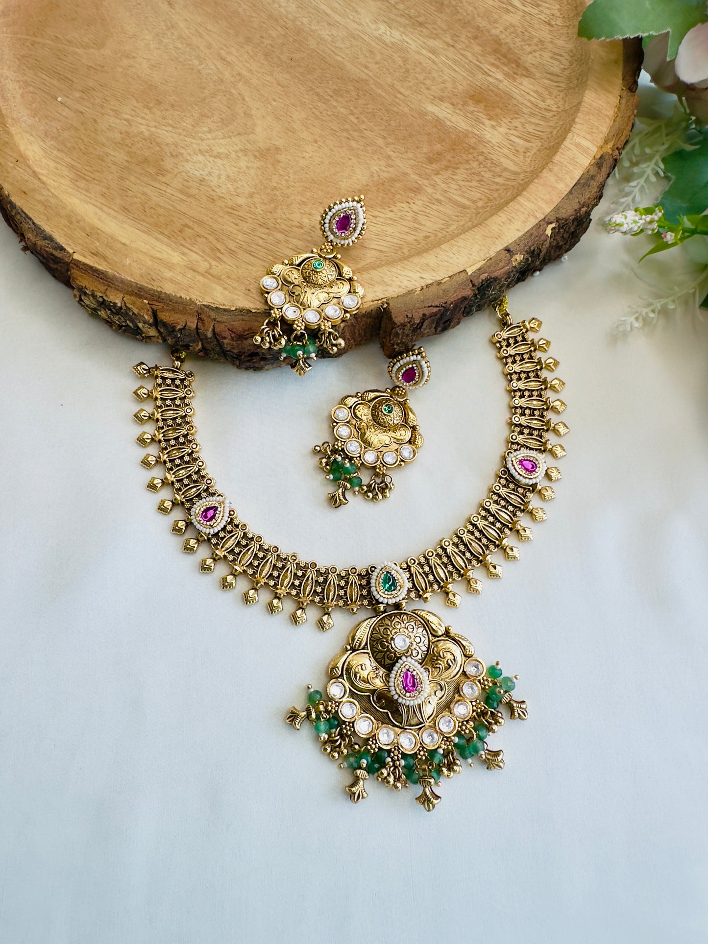 Rajwadi Center Pendent Necklace Set