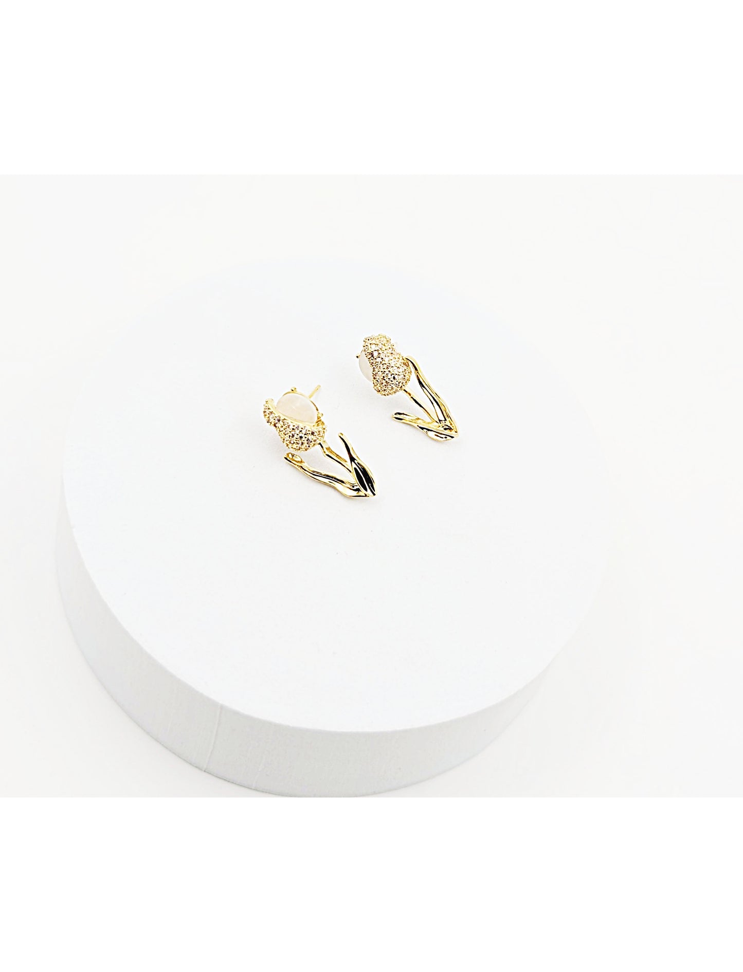 Gold plated Reinestone Tulip Flower leaf stud earring