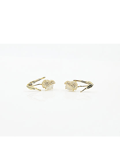 Gold plated Reinestone Tulip Flower leaf stud earring