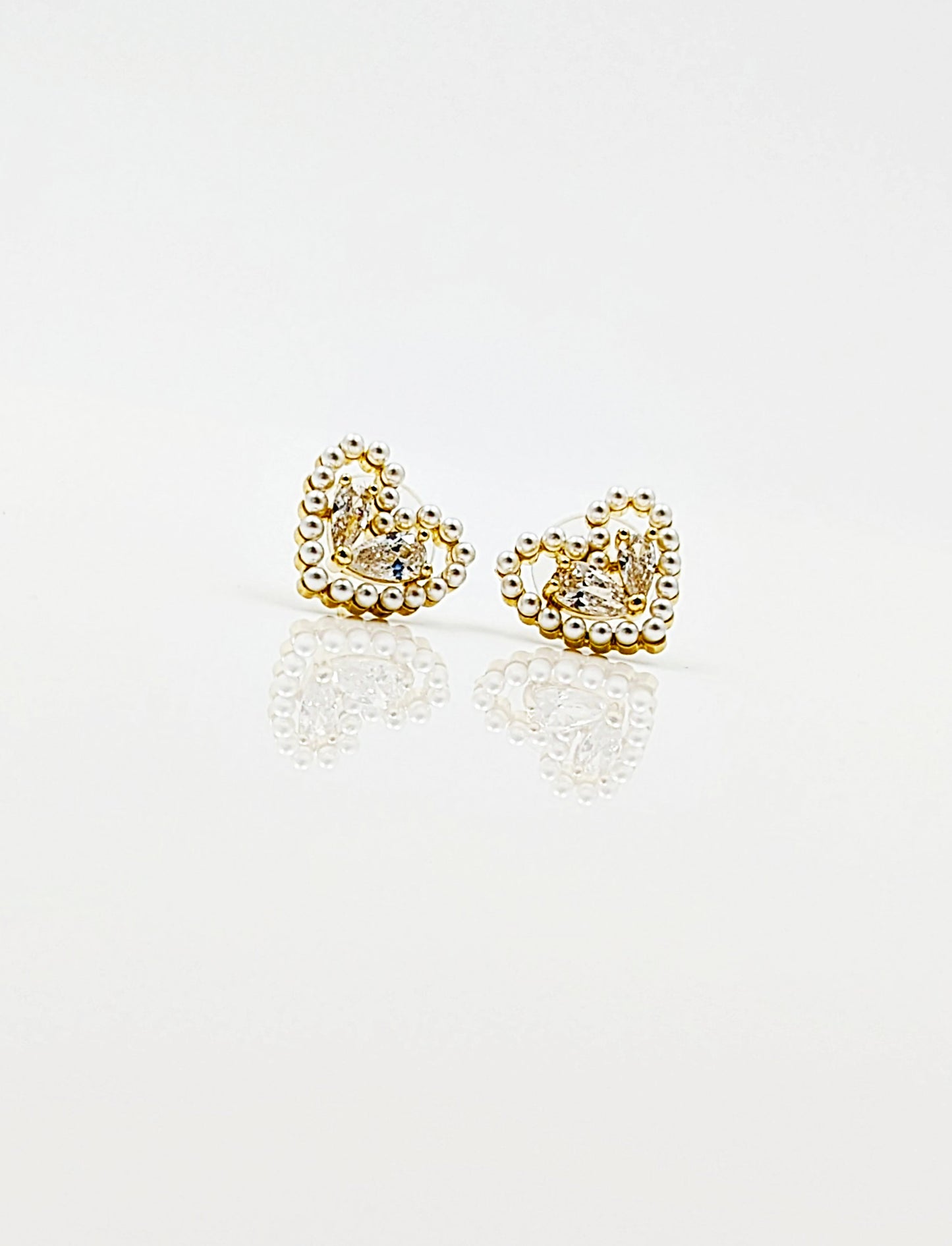 Golden Pearl Diamond double heart stud earring